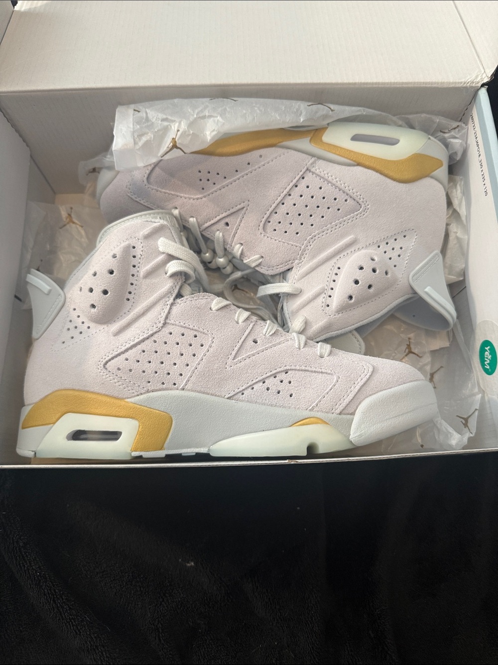 Air Jordan 4 women’s pearls